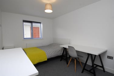 2 bed flat, Belgrave Lane, Mutley, Plymouth, PL47DA - Image 4